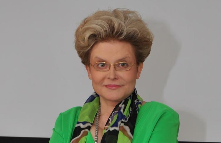 Елена Малышева ответила на обвинения заслуженного врача России