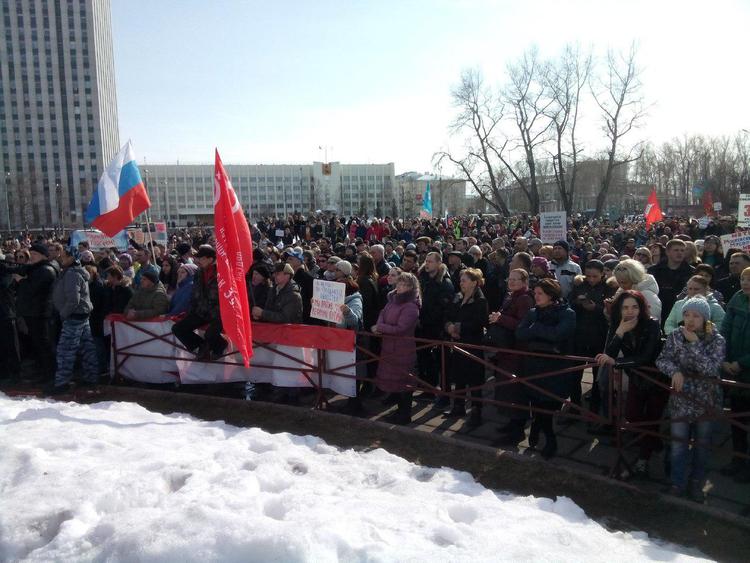 В Архангельске 10 тысячи человек вышли на несанкционированный митинг