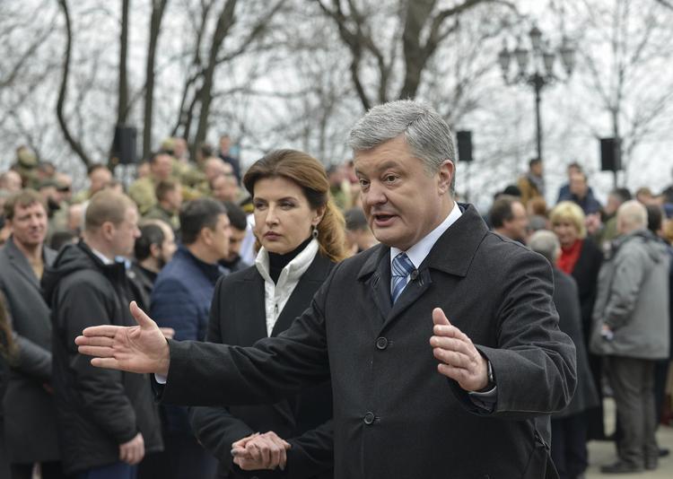 Андрей Караулов раскрыл единственный шанс Порошенко на победу над Зеленским