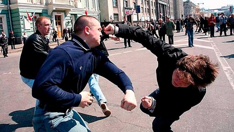 Простые приемы самообороны для улицы от лучших мастеров