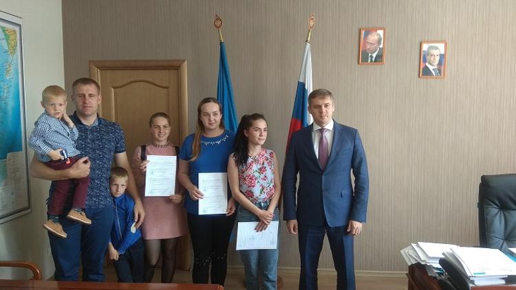 В Сахалинской области аграриям помогают приобрести свой угол