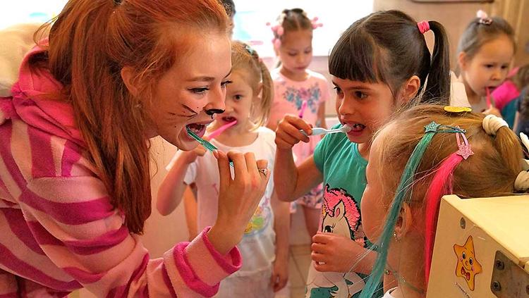 «Здоровые зубы растут из детства»