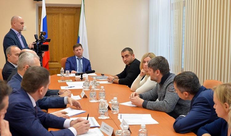 Глава Хабаровского края разбирается в делах проблемного застройщика