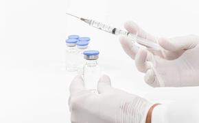 Доброволец сообщил, что вакцина от COVID-19 повышает аппетит