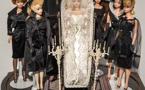 Похороны Барби: в сети появились фото пугающих наборов с известной куклой