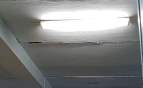 На Урале ребенок пострадал в результате обрушения потолка в квартире