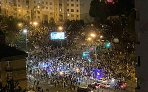 Тысячи протестующих собрались на площади Независимости в Минске