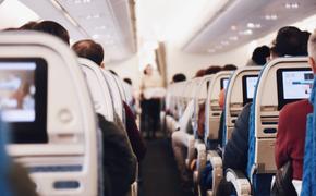 Пассажиры самолета американской авиакомпании подрались из-за правила о ношении маски на борту