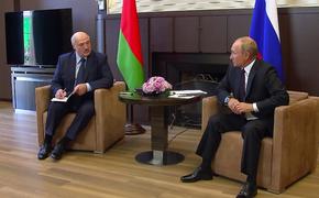 Bloomberg заявил, что Кремль не сможет смириться с приходом оппозиции к власти в Беларуси