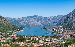Власти Черногории решили ввести в трех городах комендантский час
