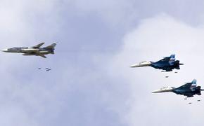 Российская авиация выжигает террористов огнем на севере Сирии, а турки покидают южный Идлиб