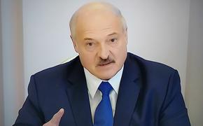 Лукашенко поручил подготовить предложения по производству в Белоруссии российской вакцины от COVID-19