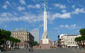В Риге хотят осветить памятник Свободы