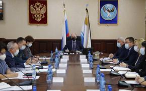 Глава Алтая Олег Хорохордин запретил проводить новогодние корпоративы и мероприятия в республике
