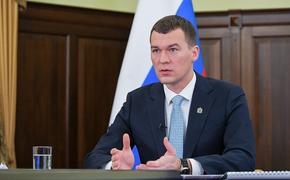Врио губернатора Михаил Дегтярев рассказывает московским журналистам, что хабаровчане в нем души не чают