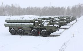 ЗРС С-400 «Триумф» зенитного ракетного полка ЦВО совершают марш на полигон Ашулук