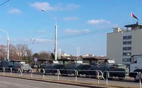 В центр Минска стянута спецтехника, частично перекрыт проспект Независимости