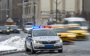 Полицейский на служебном автомобиле сбил человека на Кутузовском проспекте. Пешеход погиб