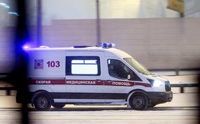 В Приморье автомобиль врезался в дерево, двое погибших