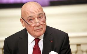 Владимира Познера, забросанного в Грузии камнями, приглашают в Крым