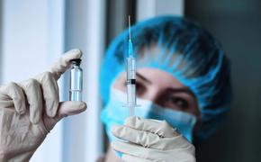 Министр здравоохранения Латвии: Люди отказываются прививаться AstraZeneka 