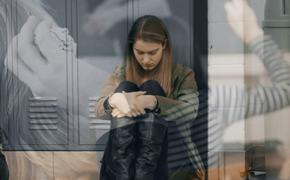 ВЦИОМ: 94% школьниц мечтают о пластической операции
