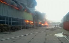 Площадь пожара на складе с бытовой химией в Люберцах выросла до 5 тыс. кв. м