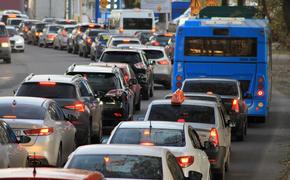 Автомобиль загорелся в Лефортовском тоннеле в Москве.  Движение машин ограничено, на ТТК - пробка