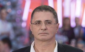 Мясников предупредил об опасной болезни из-за попадания волос в желудок