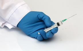 В США приостановили вакцинацию от коронавируса вакциной компании Johnson & Johnson после образования тромбов у нескольких женщин