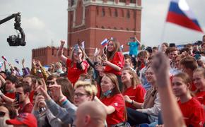Геннадий Онищенко: на Красной площади в День России люди выкричали все вирусы, которые были у них в легких