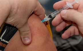 Специалист ГНЦ ВБ «Вектор» Семенов заявил, что пандемия может затянуться из-за низких темпов вакцинации