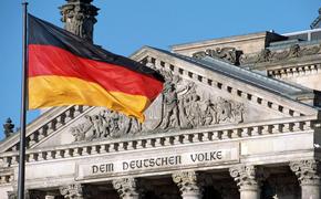 Главу Минобороны Германии осудили за угрозу ядерным оружием в сторону России