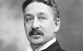 15 ноября 1904 года Американец Кинг Кэмп Жиллетт «перевернул мир», запатентовав  бритву со сменными лезвиями