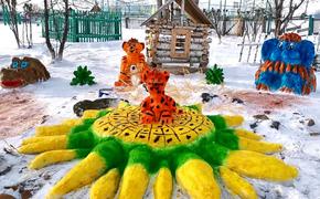 Учителя школы села Иргей построили для своих учеников снежный городок