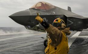 Сайт 19FortyFive: американский стелс-истребитель F-35 «продолжает творить историю и пугать Россию»
