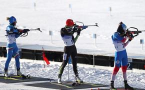 Четыре российские биатлонистки выиграли серебро в эстафете на Олимпиаде в Пекине