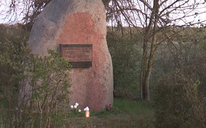 Националисты Латвии снесли памятник советским воинам 9 мая