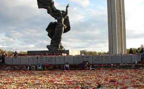 Националисты Латвии приняли в срочном порядке законопроект о сносе памятника Освободителям Риги