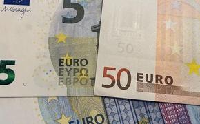 Экономист Павел Кобяк: «Количество людей, которым нужны доллары и евро, оно резко упало»