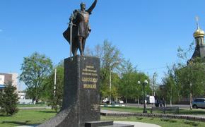 Политолог Аслан Рубаев: «Через снос памятников Украина пытается разрезать ту самую пуповину, которая соединяет ее с Россией»