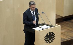 Немецкий министр экономики Хабек: в Германии готовы поддержать эмбарго на российскую нефть в Евросоюз без участия Венгрии