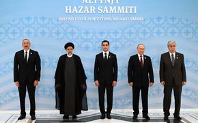 Путин во время визита в Ашхабад подарил экс-президенту Туркменистана две сабли, шахматы и скульптуру