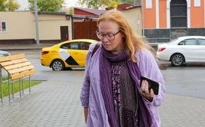 Яна Поплавская cпросила покинувшую Россию Юлию Ауг: «Зачем ты приезжаешь в мою страну зарабатывать на российских сценах деньги»