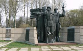 В Клайпеде уничтожили мемориал советским воинам