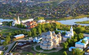 Каждая пятая свердловская семья планирует на Новый год "духовный туризм"